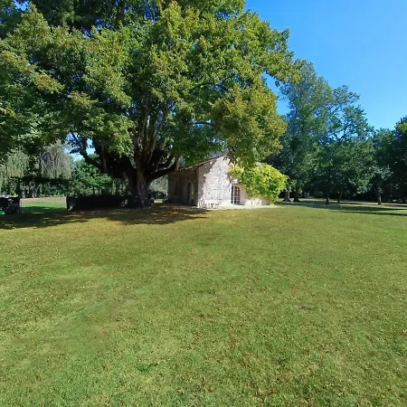 Lägenhet Beautiful Riverside Boathouse