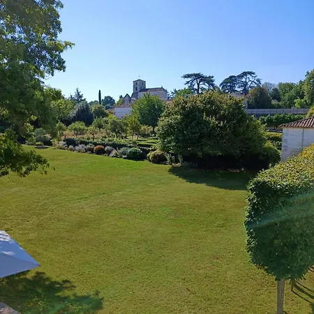 Beautiful Riverside Boathouse Bourg-Charente