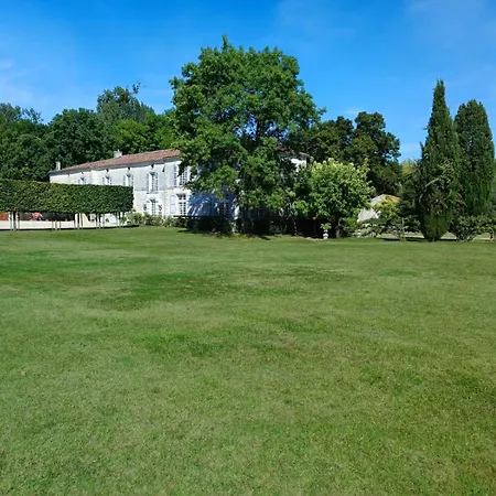 Beautiful Riverside Boathouse *