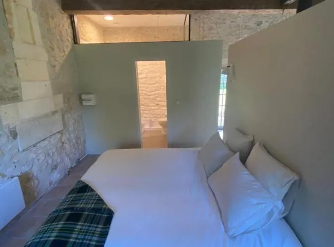 Beautiful Riverside Boathouse Lägenhet