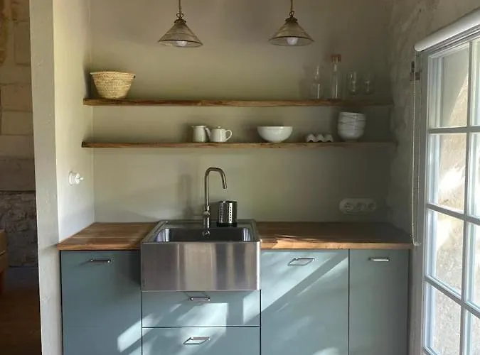 Beautiful Riverside Boathouse Lägenhet *