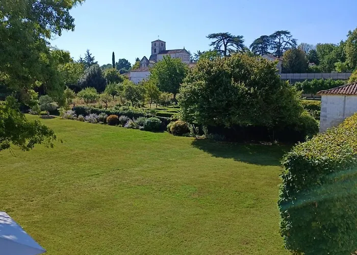 Beautiful Riverside Boathouse Bourg-Charente