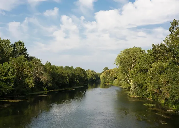 Beautiful Riverside Boathouse Lägenhet Bourg-Charente